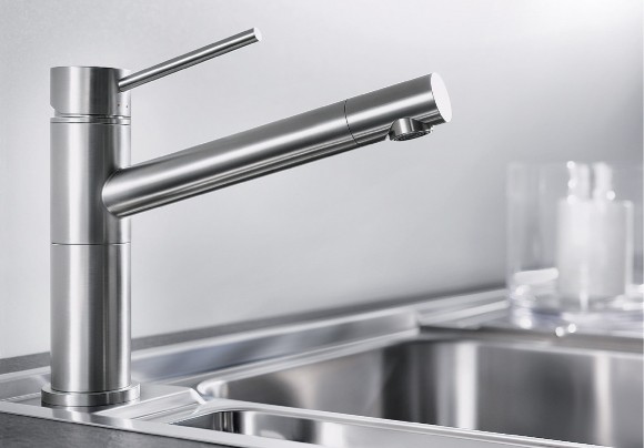 Кухонный смеситель Blanco Alta Compact (хром) Кухонный смеситель Blanco Alta Compact (хром)