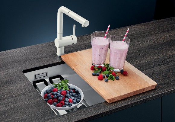 Кухонная мойка Blanco Etagon 500-U (глянцевый белый, с отводной арматурой InFino®) Кухонная мойка Blanco Etagon 500-U (глянцевый белый, с отводной арматурой InFino®)